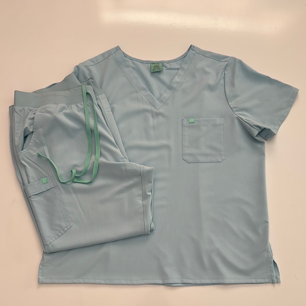 Garde Malade light blue scrubs 2XL